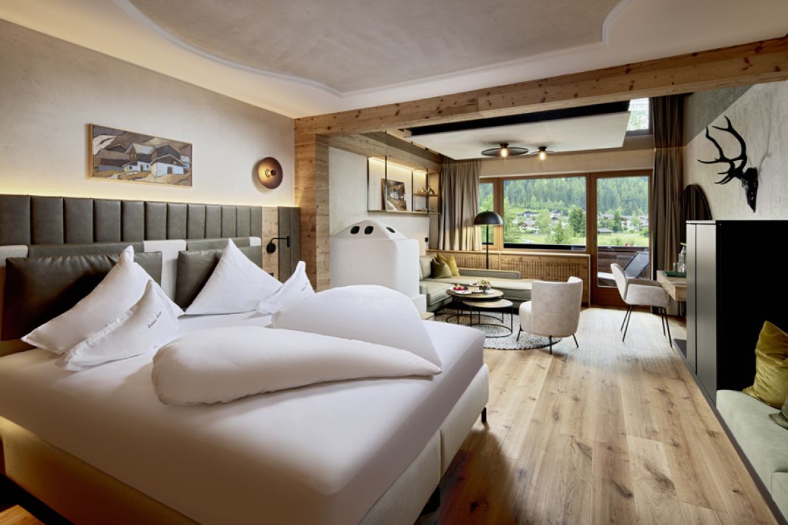 5-Sterne SPA-Hotel Jagdhof mit 30 neugestalteten Zimmern und Suiten